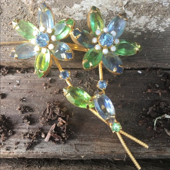 Flowers of Summer Pale Bue & Green Pin Brooch - Picture 2 of 6